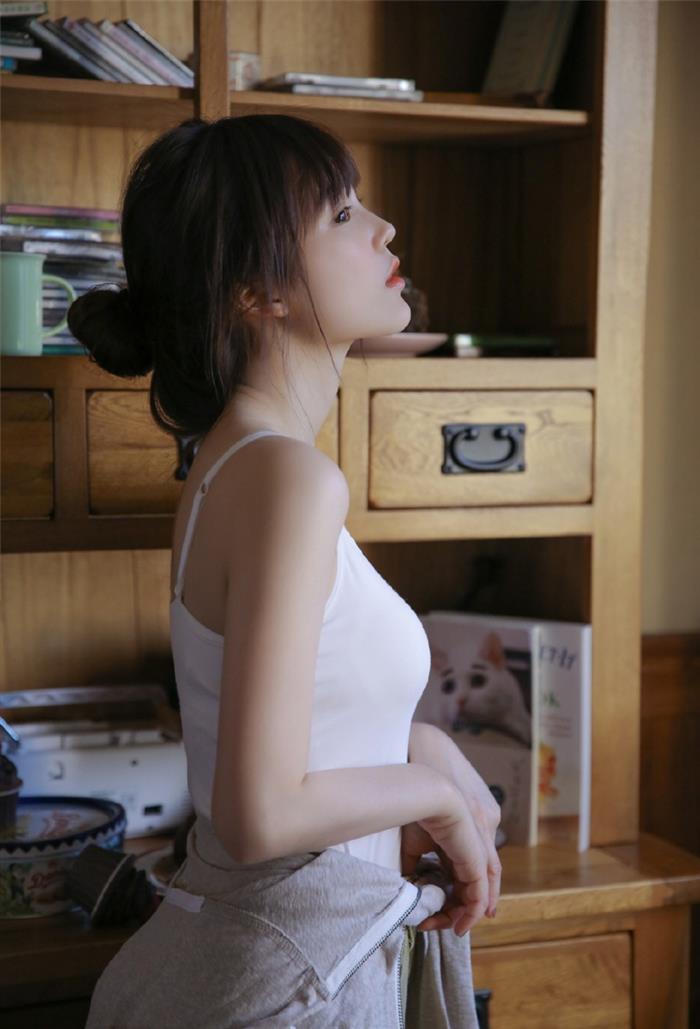 越南巨乳美女好身材居家前凸后翘妩媚妖娆性感写真
