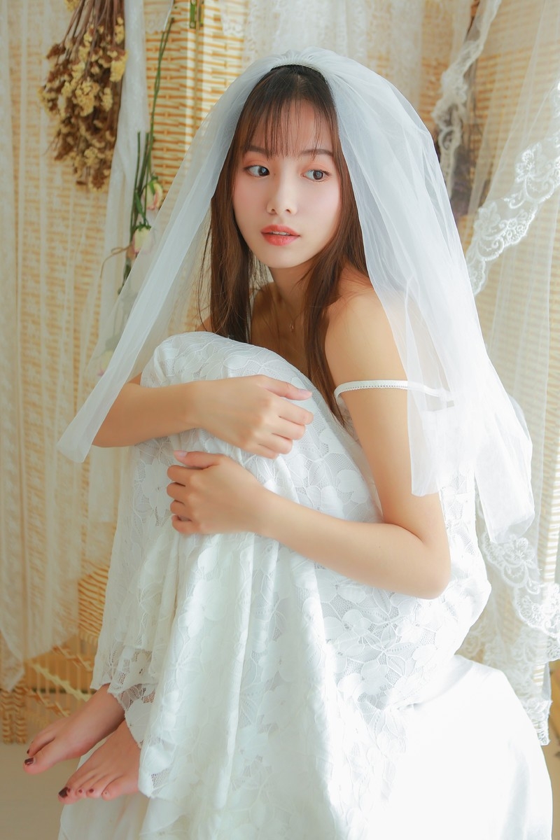 日本美女白纱长裙养眼森系自然迷人清纯艺术照写真
