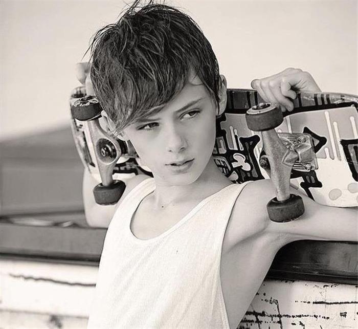 澳大利亚13岁男孩威廉·弗兰克林·米勒高清图片