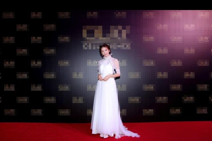 林志玲出席某品牌活动 穿薄纱透视白裙尽显完美曲线