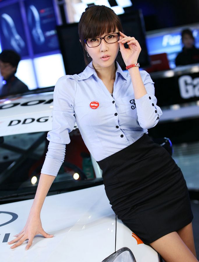 韩国性感美女车模高清壁纸
