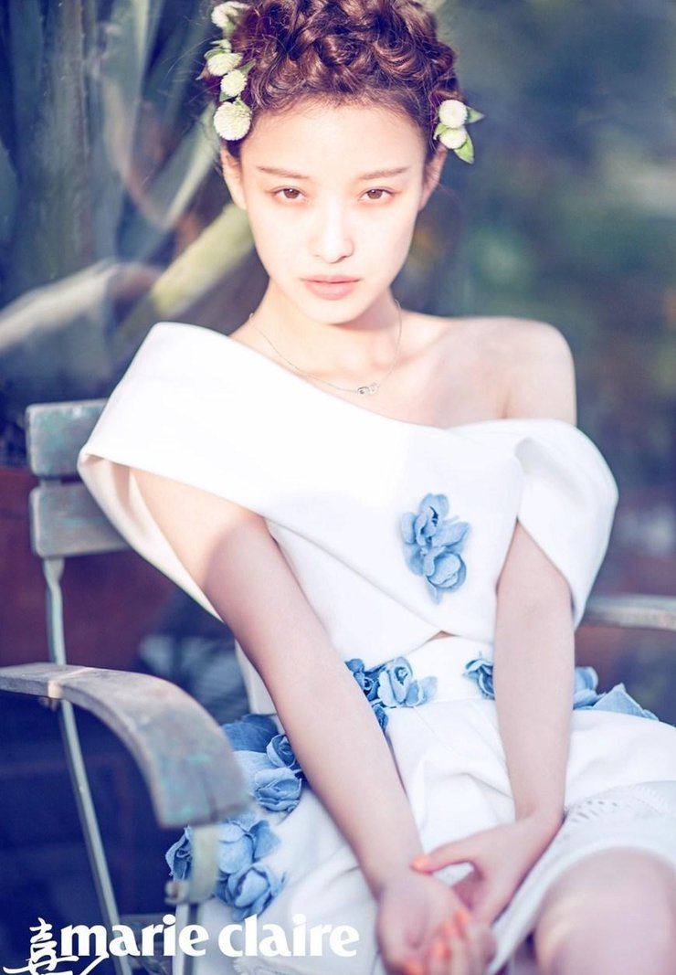 倪妮登时尚杂志封面 暖色光影如花似玉