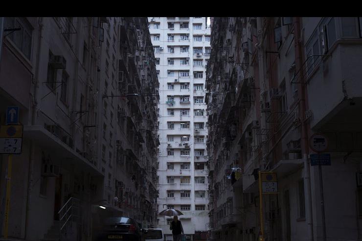 在香港,有二十万人住在笼子和棺材里