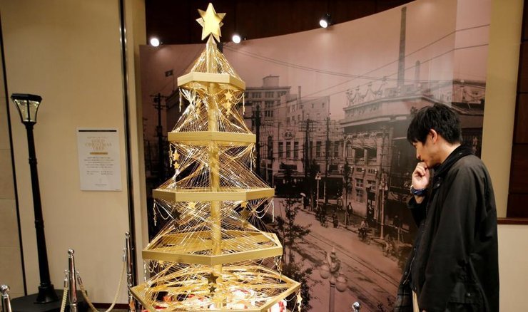 日本商店售纯金圣诞树 19公斤值180万美元