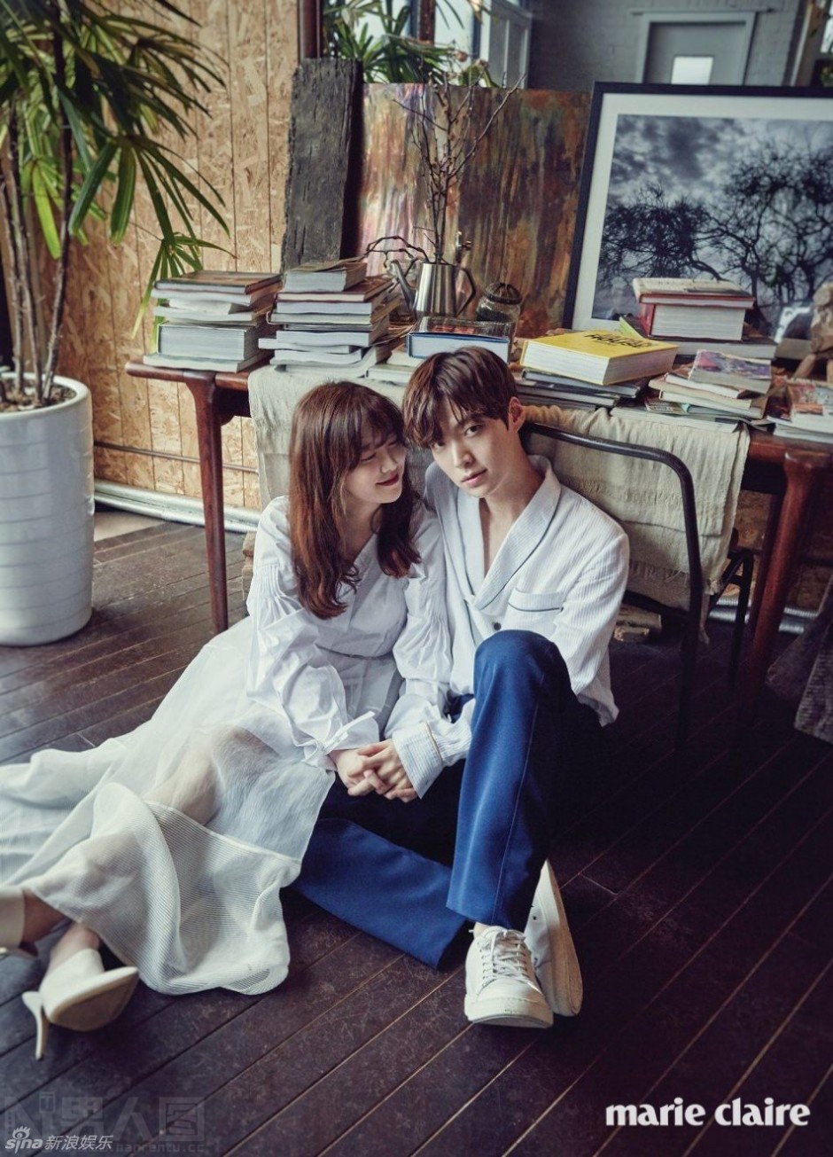 韩国男演员安宰贤与前妻具惠善济州岛婚纱照写真