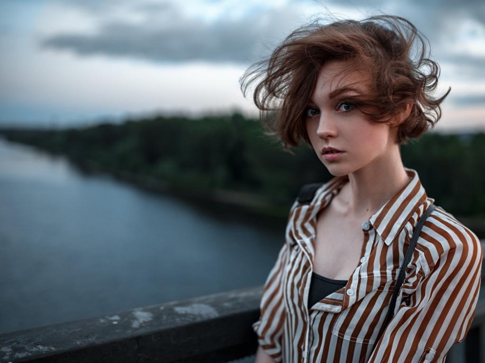 身材火辣性感抚媚的俄罗斯美女模特写真