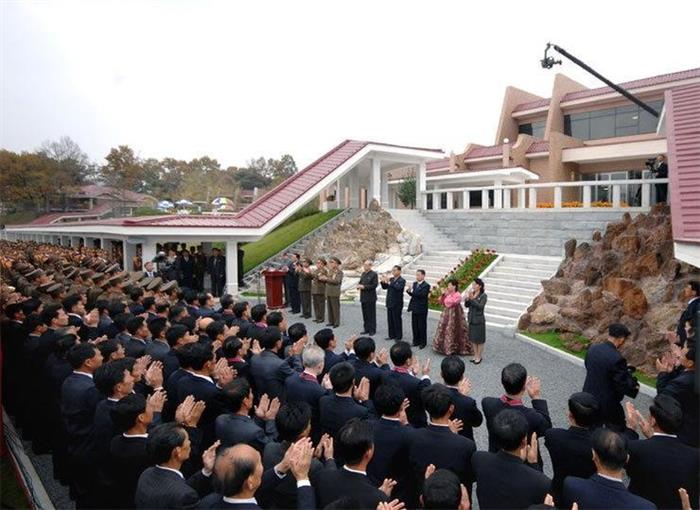 朝鲜延丰科学家休养所竣工 含露天戏水池