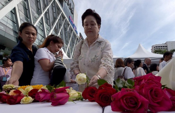 泰国四面佛寺举行爆炸案遇难者追悼仪式