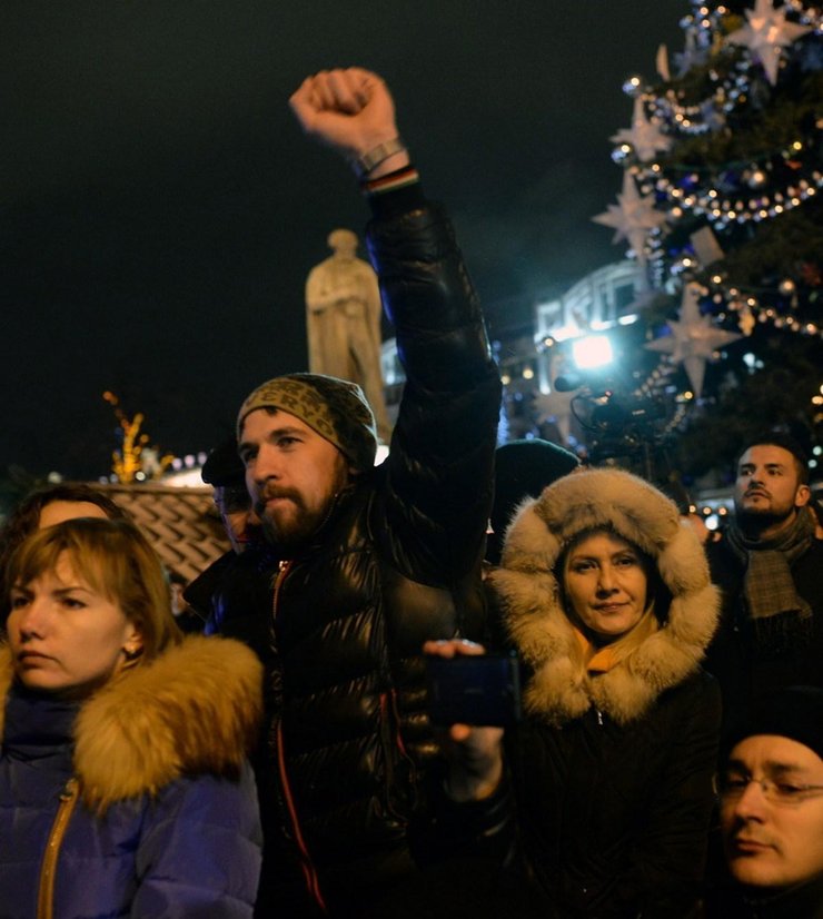 莫斯科民众举行集会 抗议政府停车收费