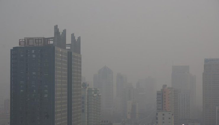 河南多地PM2.5爆表 霾影挥之不去