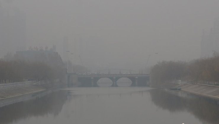 河南多地PM2.5爆表 霾影挥之不去