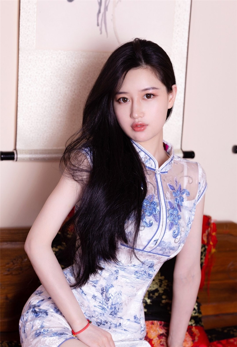年轻的阿姨极品好身材凹凸有致迷人韩国极品美女写真