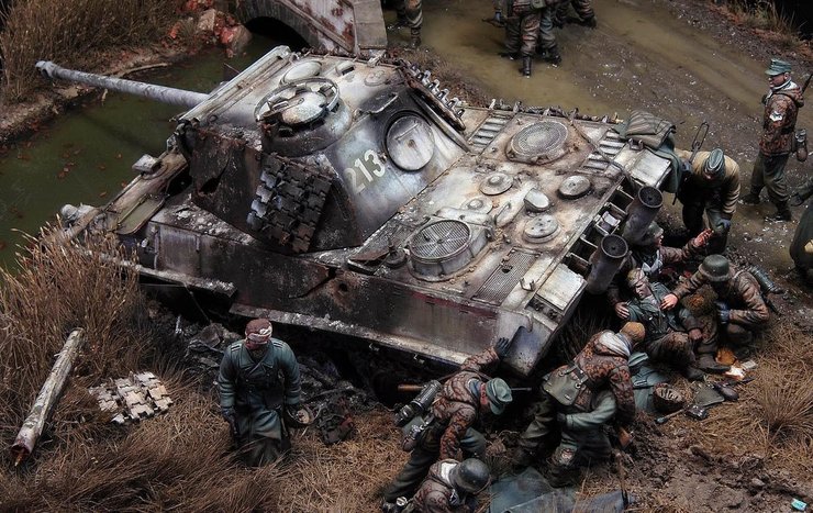 模型再现二战 德豹式坦克陷入泥沼