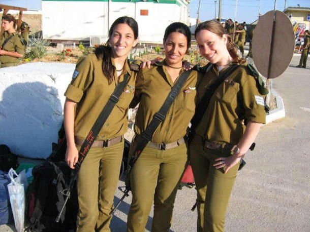 以色列军队中漂亮女兵不少