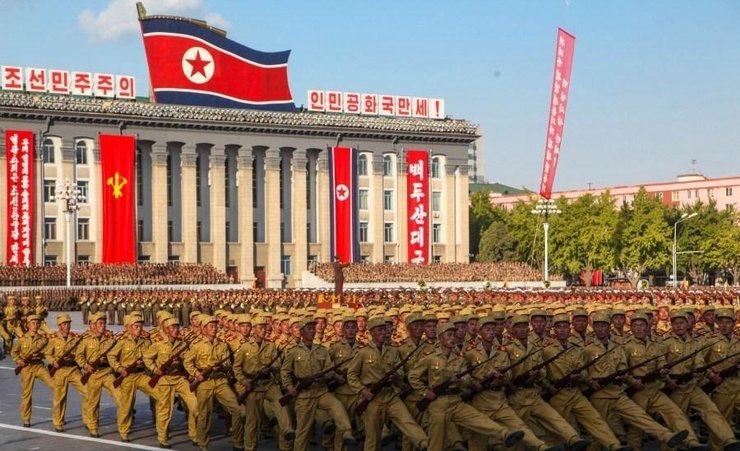 中朝大阅兵受阅部队对比：朝鲜士兵个个黑瘦