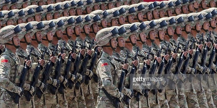 中朝大阅兵受阅部队对比：朝鲜士兵个个黑瘦