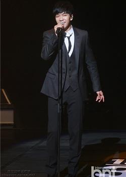 李升基李善姬20周年纪念演唱会舞台图片
