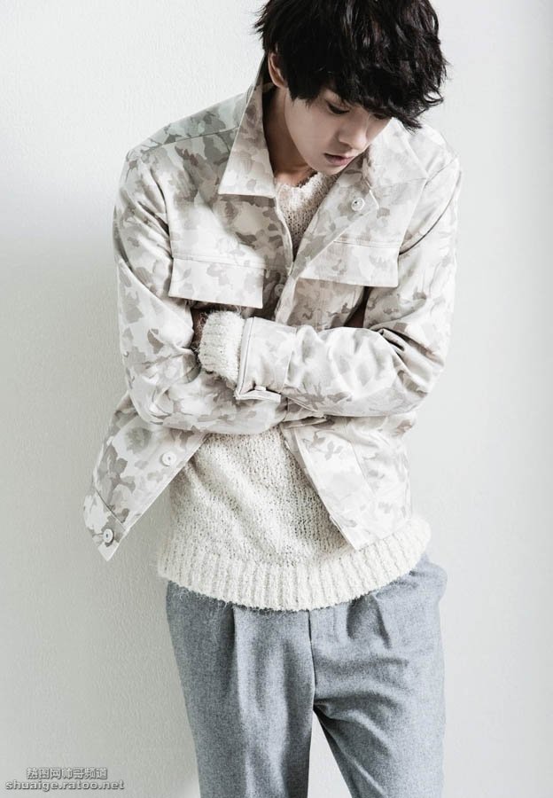 韩国摇滚歌手郑俊英服装品牌秋季写真